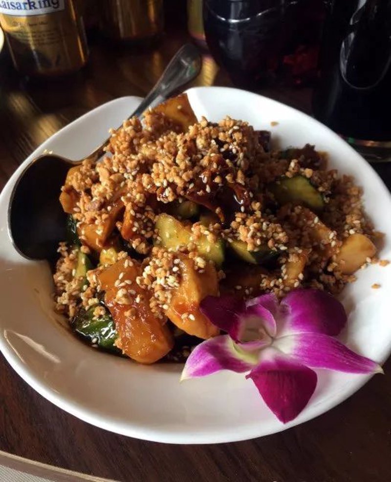 娘惹菜文化：融合东方韵味与西式风情的独特美食